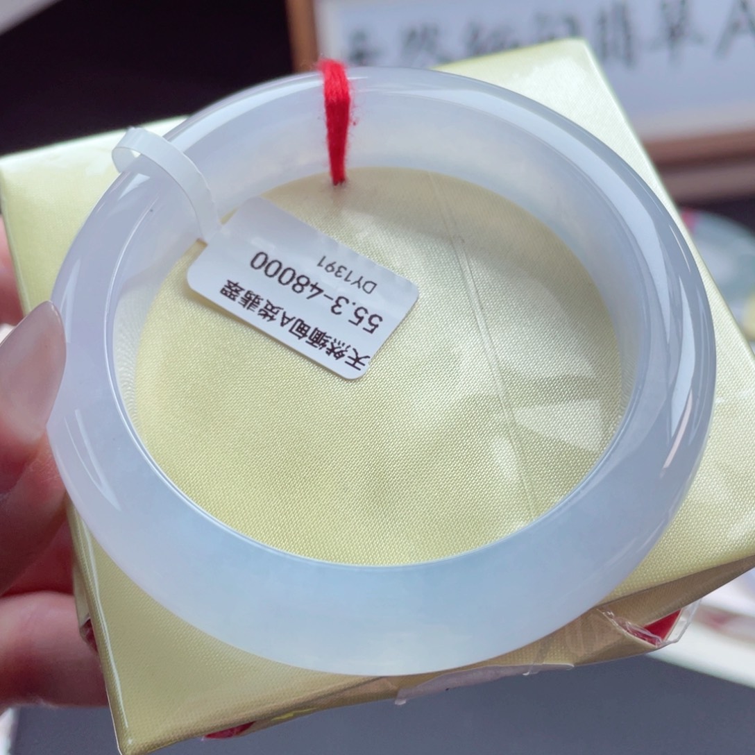 翡翠手镯未镶嵌18号，545556圈99 高级有质感