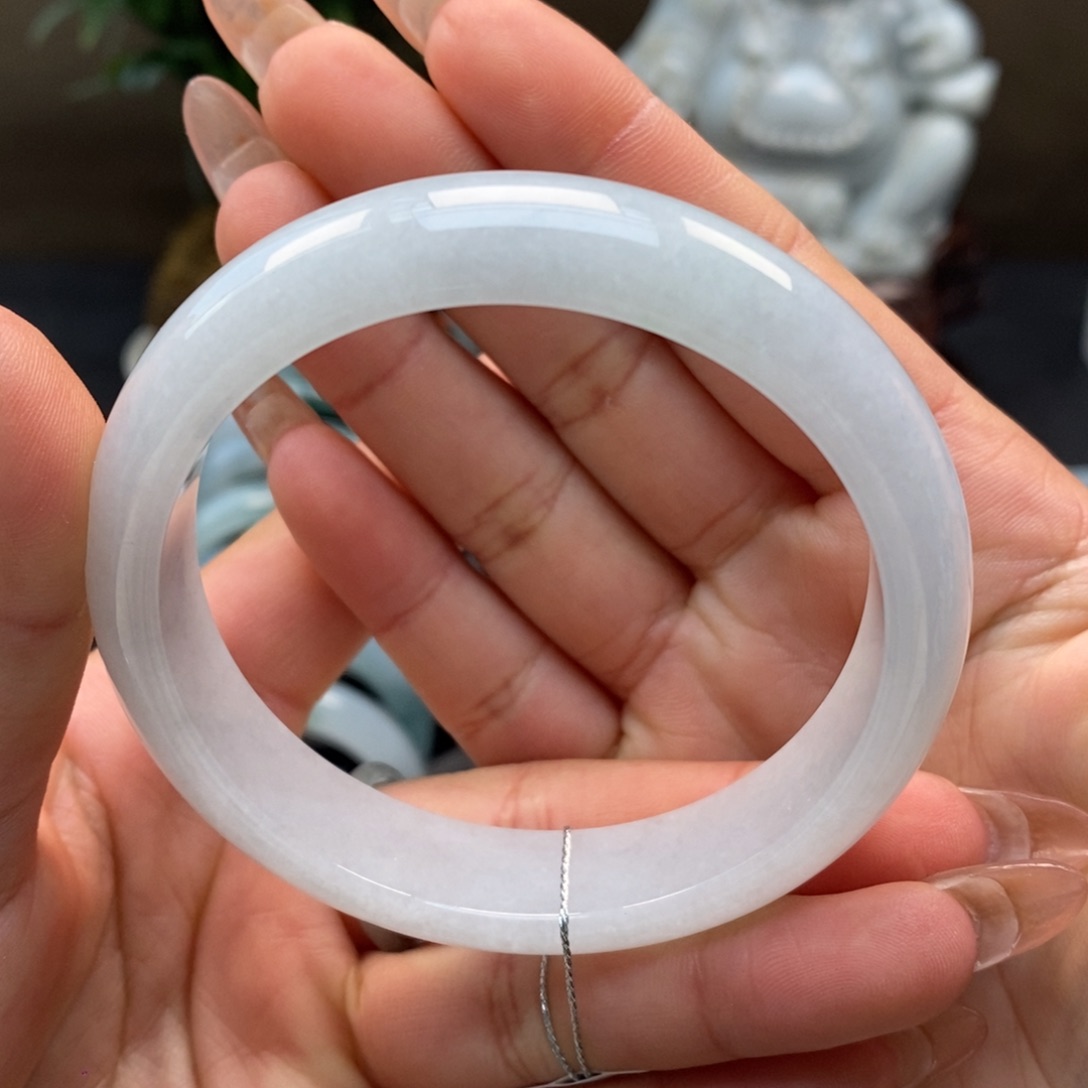 翡翠手镯未镶嵌天然