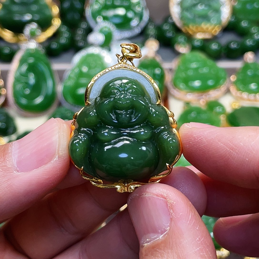 和田玉（碧玉）颈饰18K金镶嵌佛公30mm