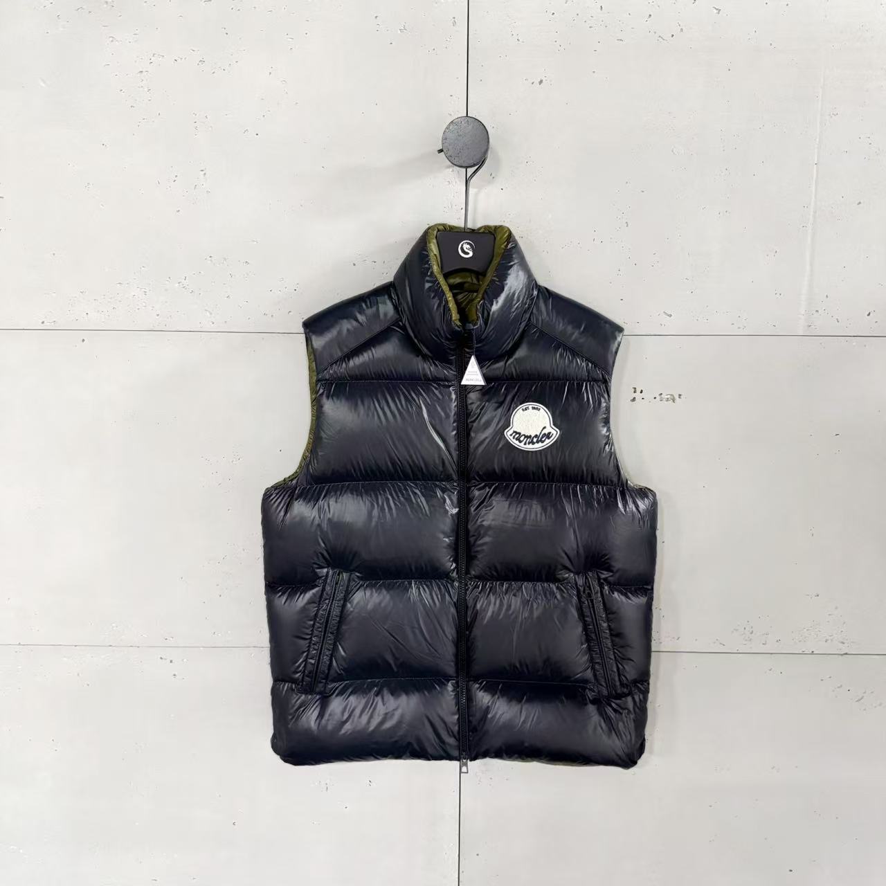 Moncler蒙口盟可睐1952系列羽绒马甲