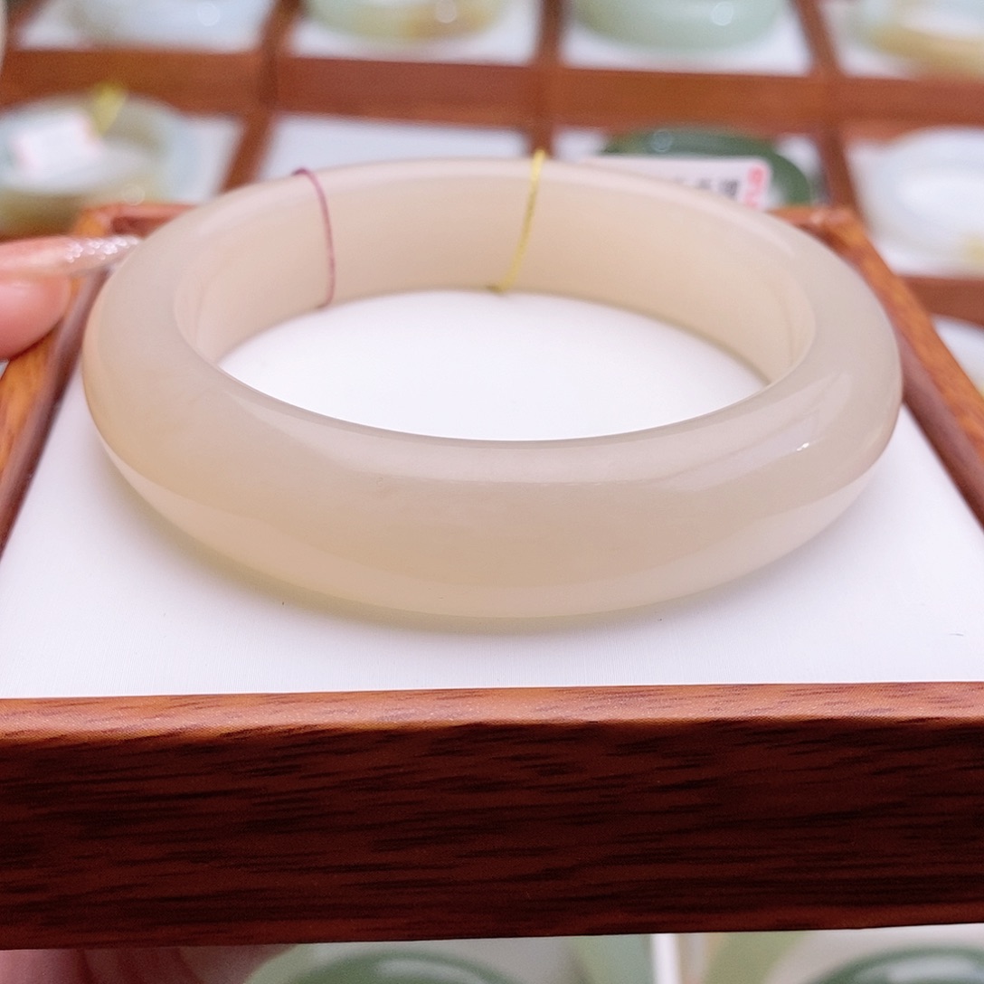 和田玉手镯未镶嵌58.8