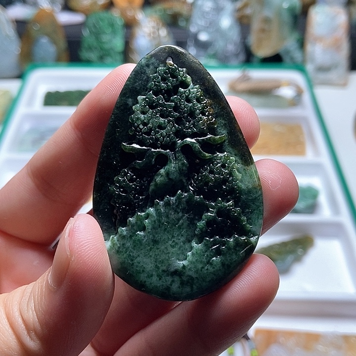 翡翠未镶嵌颈饰翡翠a货