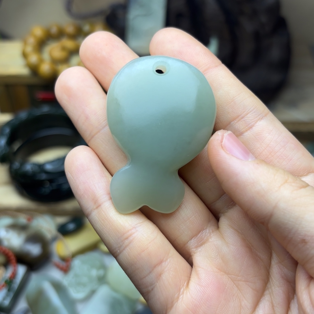 玩***事和田玉未镶嵌颈饰