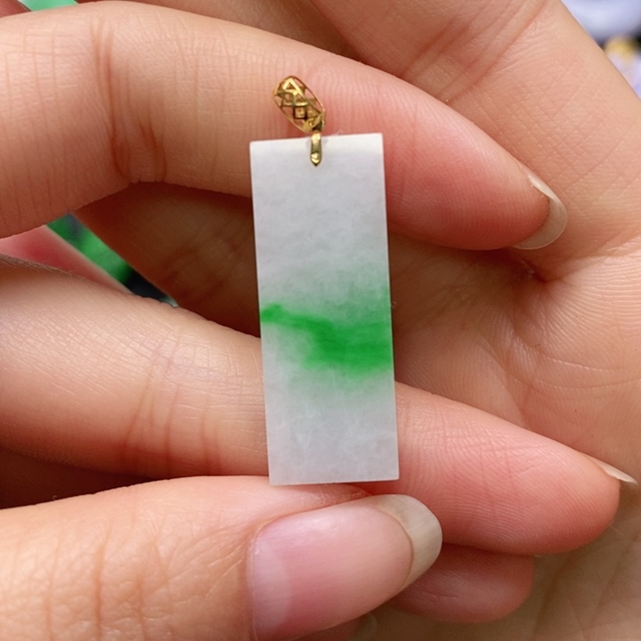 翡翠颈饰未镶嵌吊坠