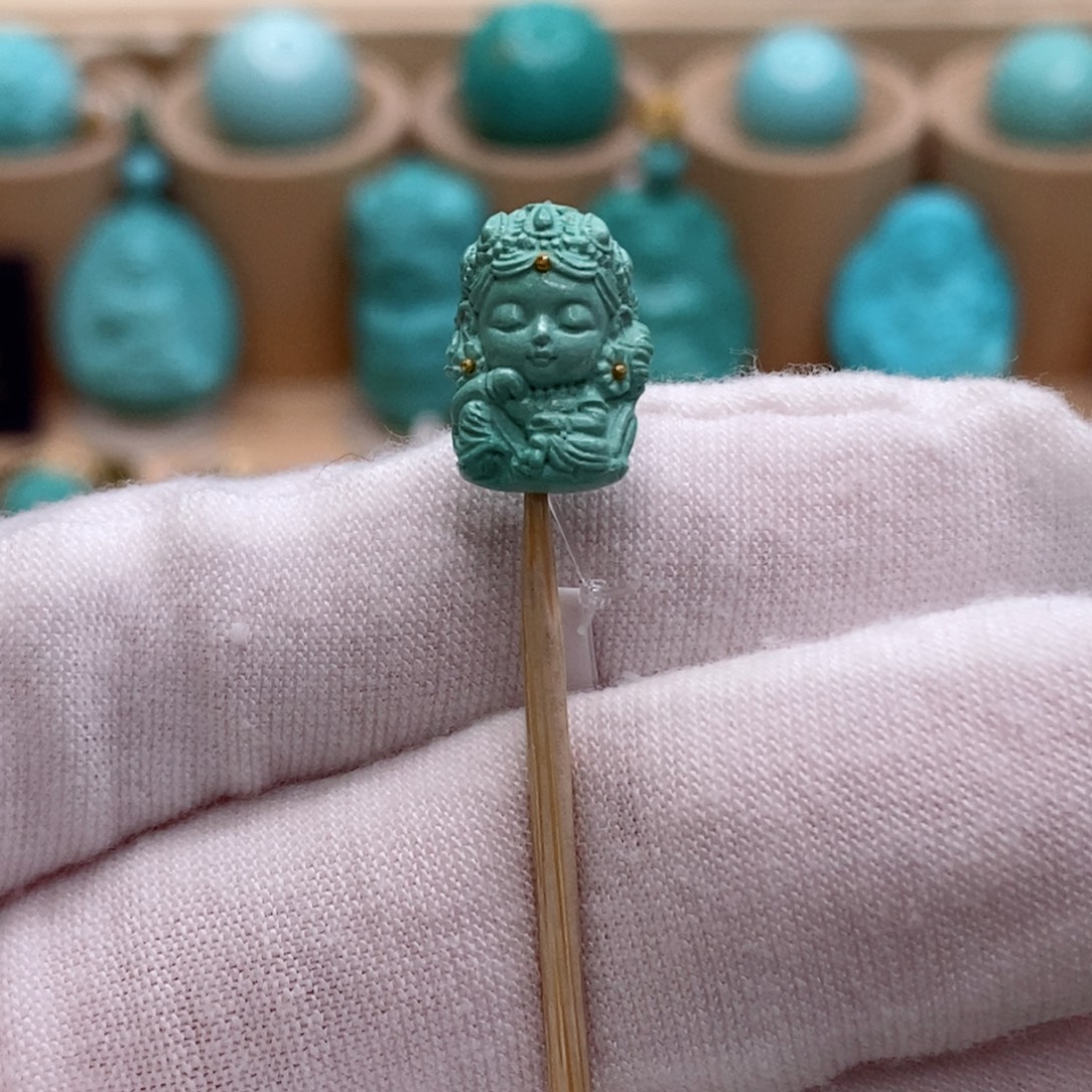 绿松石未镶嵌珠宝奇石