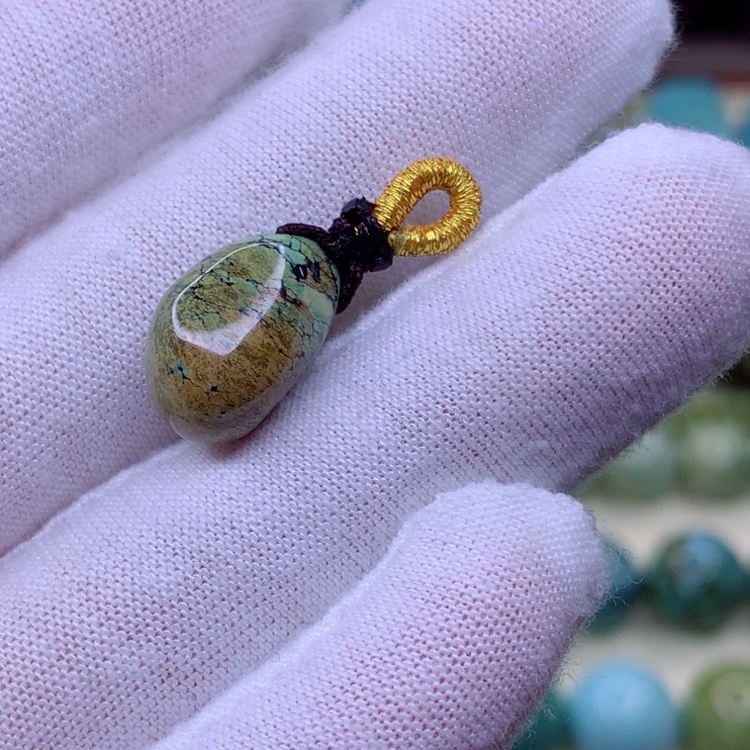 绿松石颈饰未镶嵌