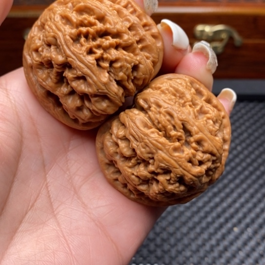 文玩核桃吊坠于*年48球筋