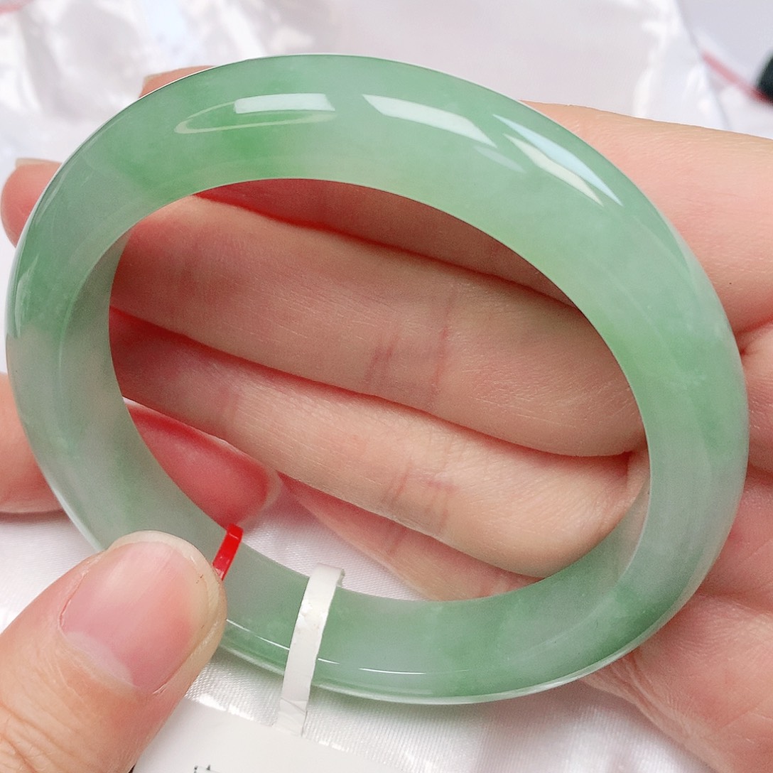 翡翠手镯未镶嵌抖音620