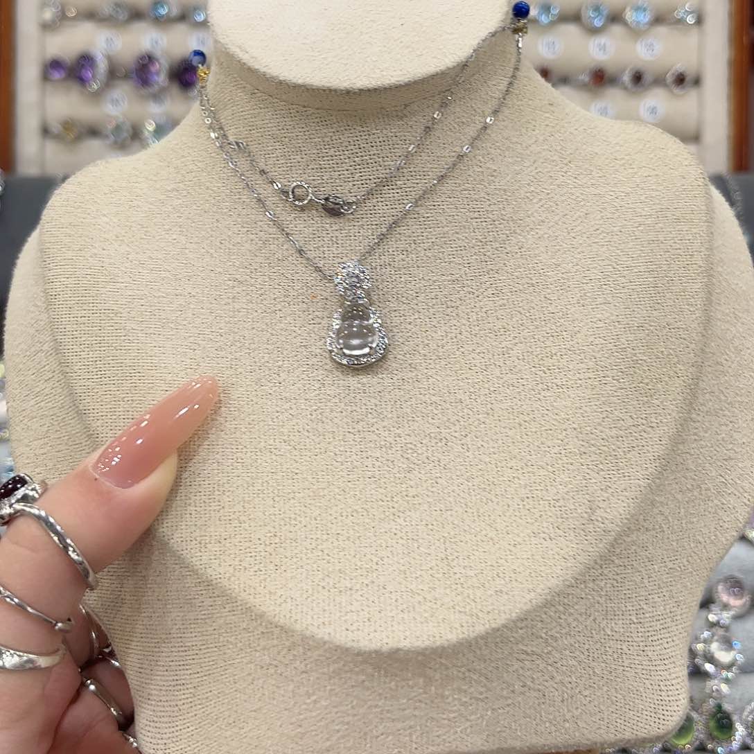 蛇纹石玉银S925镶嵌女款?****儿吊坠