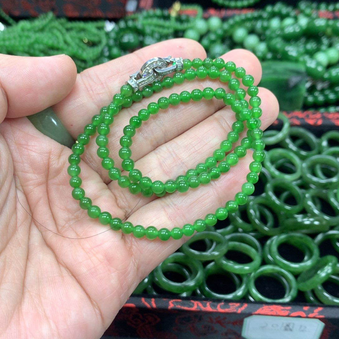 【闪购商品】和田玉卡4项链未镶嵌甜**?