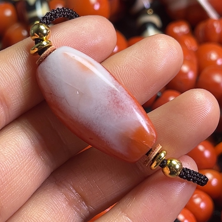 颈饰琉璃自****辉琉璃……….