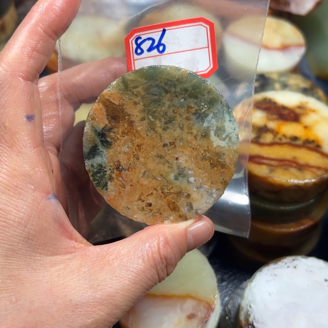 小***哥蛇纹石玉未镶嵌珠宝半成品