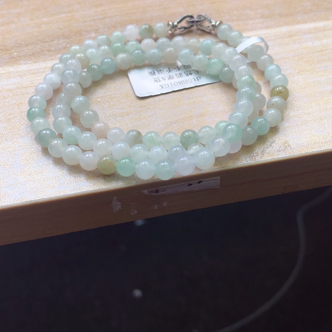 翡翠颈饰未镶嵌吊坠