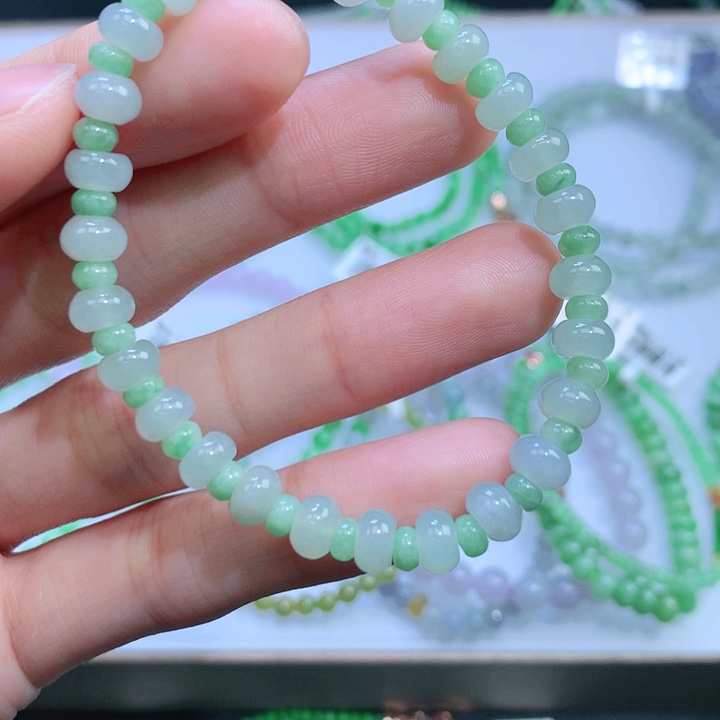 翡翠手链未镶嵌翡翠