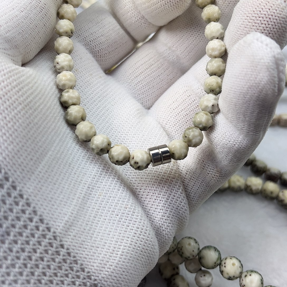 m***星月菩提吊坠玉化三分之二留白绿背