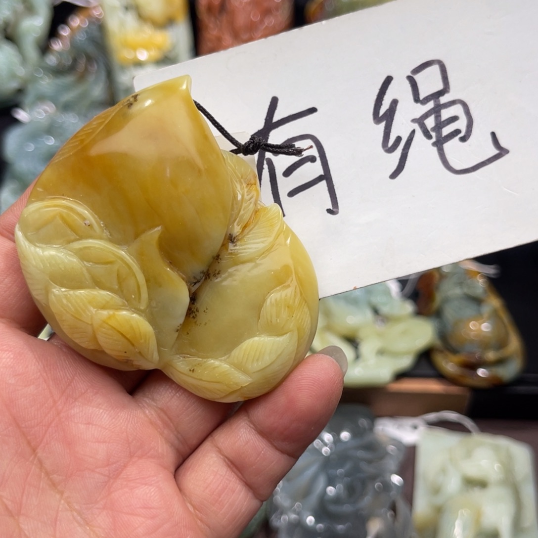 蛇纹石玉未镶嵌颈饰