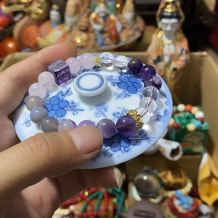 瓷器工艺精湛精细