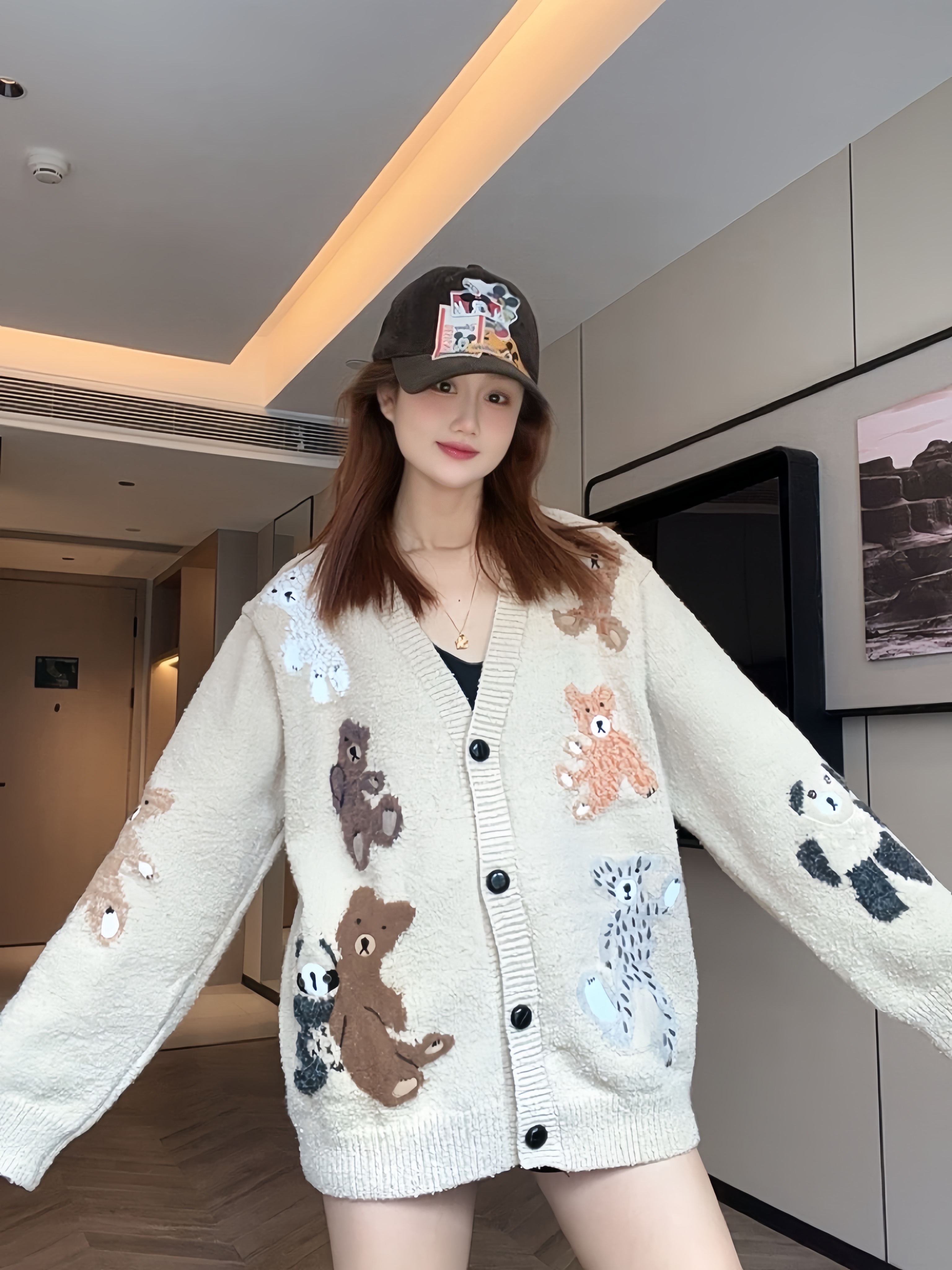 【方方定制】25秋季新品 小熊提花v领针织开衫减龄毛衣外套F033