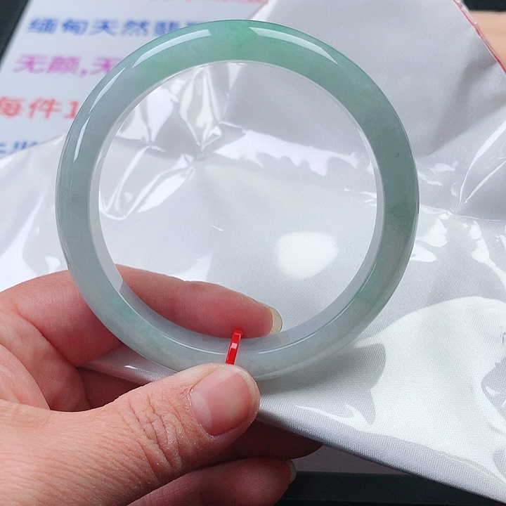 翡翠手镯未镶嵌翡翠042
