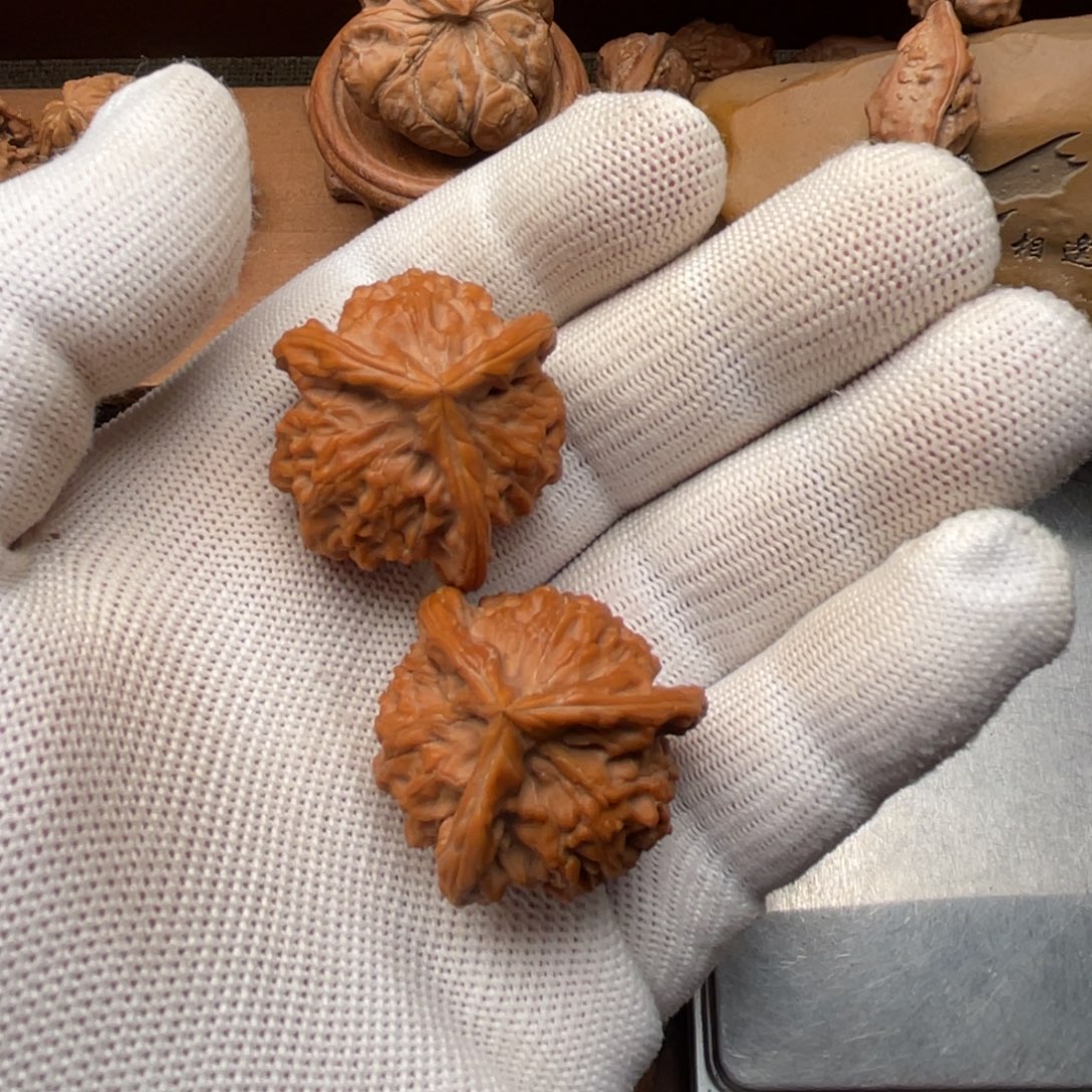 K***d吊坠文玩核桃盘山三楞