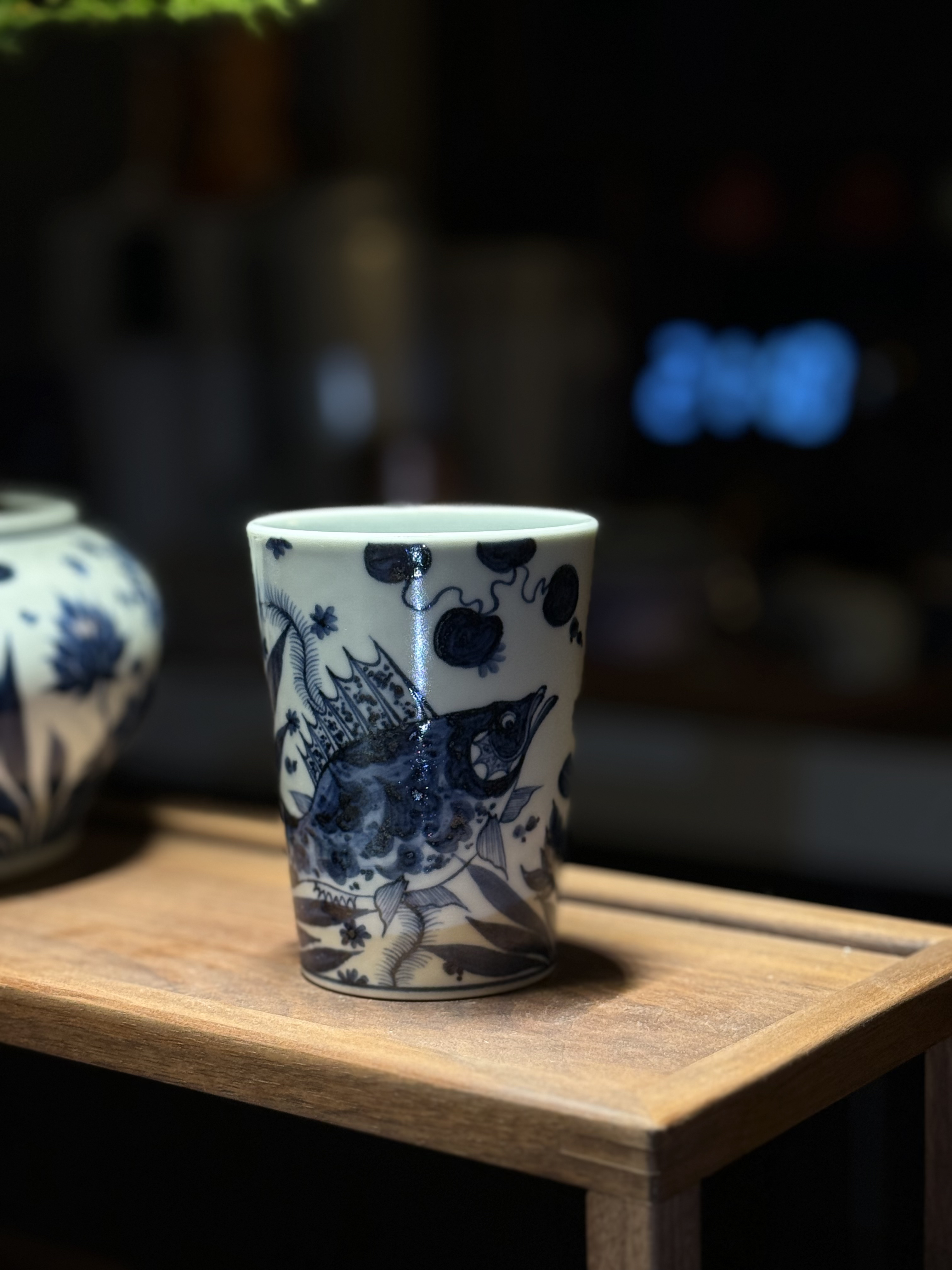 知否｜甄选景德镇陶瓷幽蓝溪堂元青花鱼藻纹可乐杯