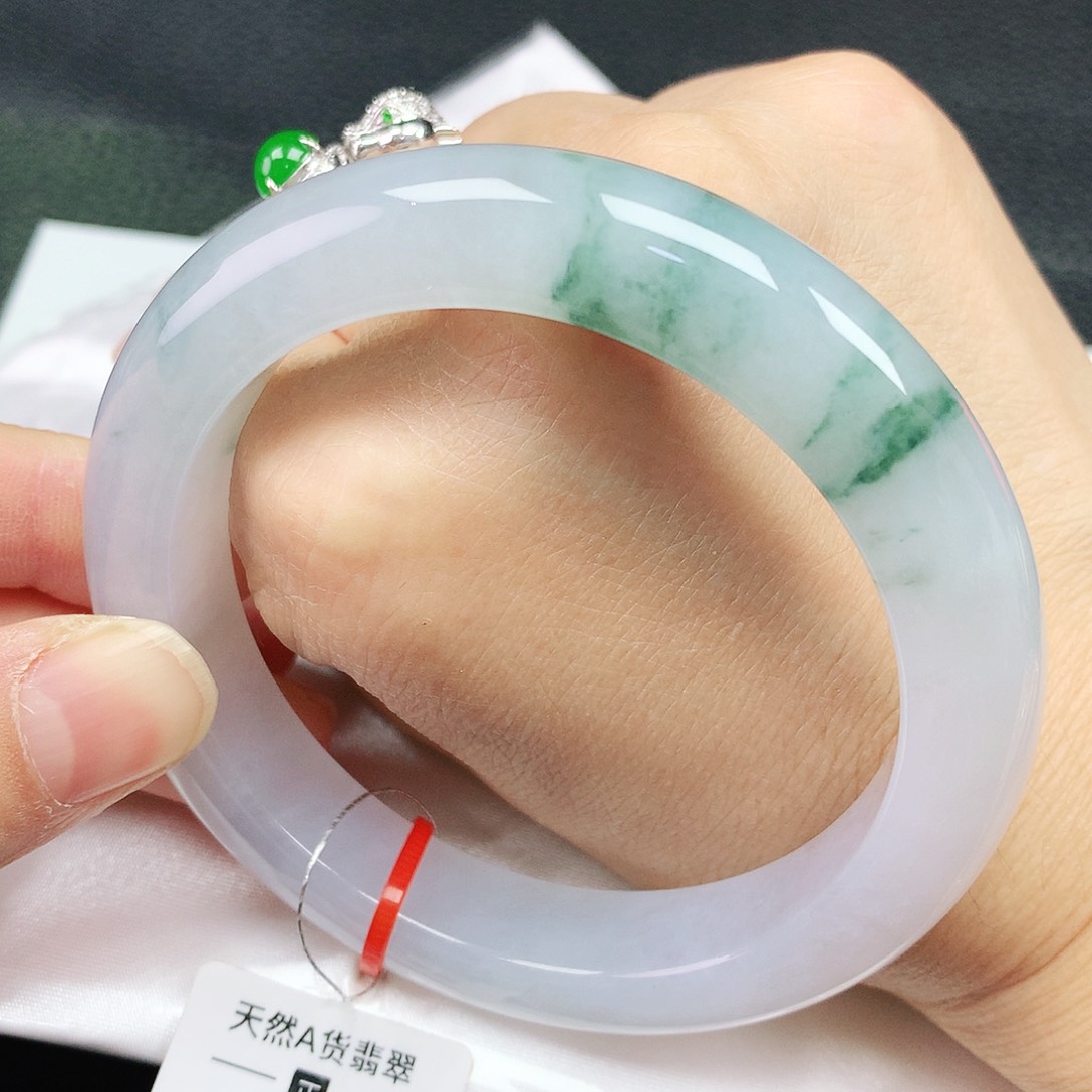 翡翠手镯未镶嵌58圈