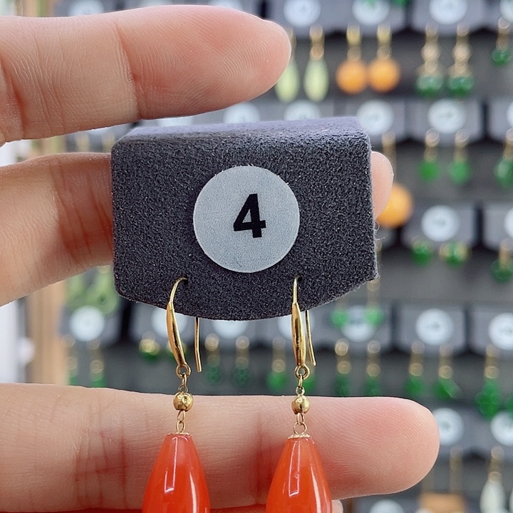 18K金镶嵌耳饰南红玛瑙