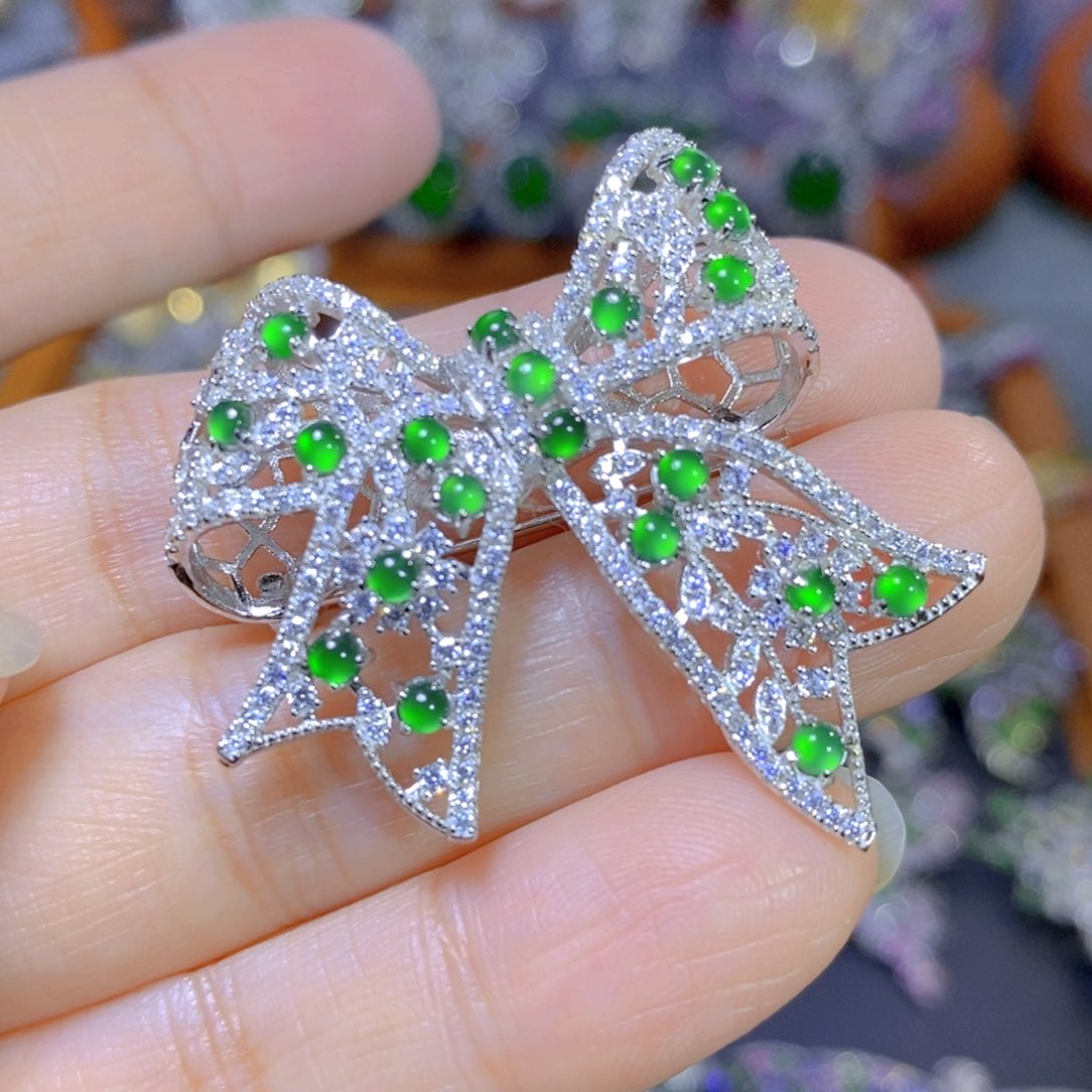 翡翠颈饰银S925镶嵌天然翡翠