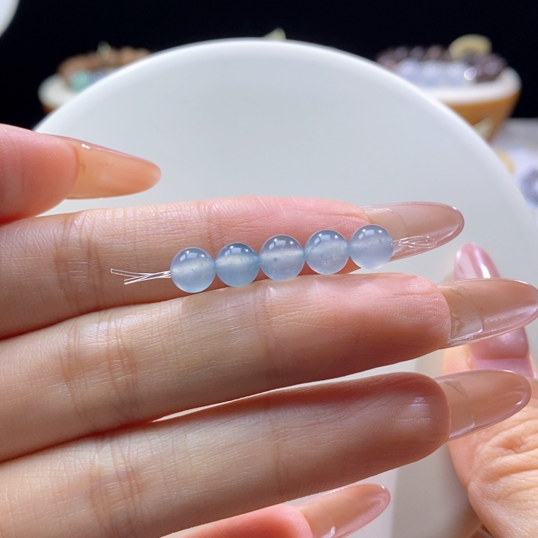翡翠未镶嵌颈饰翡翠冰蓝圆珠6+mm多样性发一