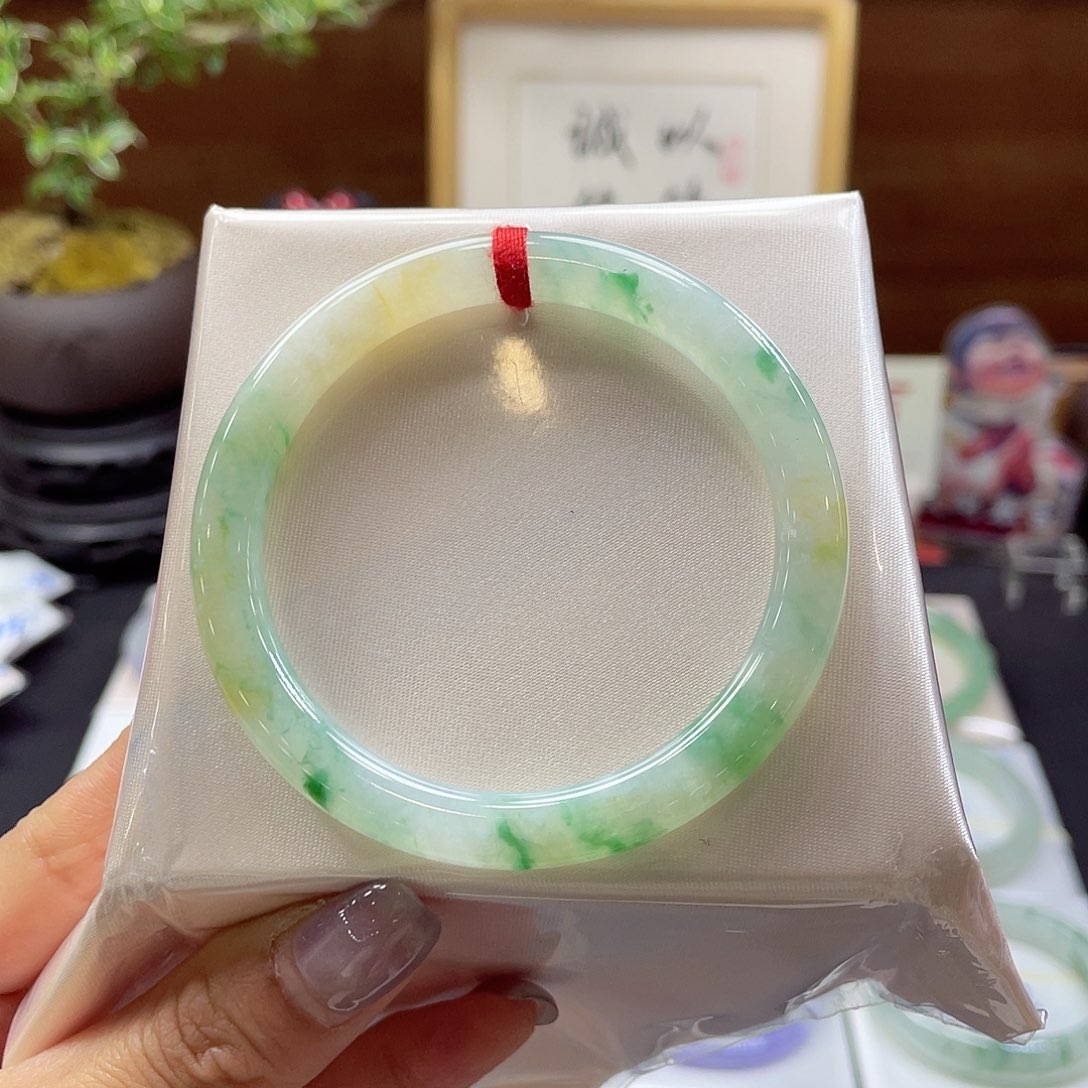 翡翠未镶嵌手镯10 号