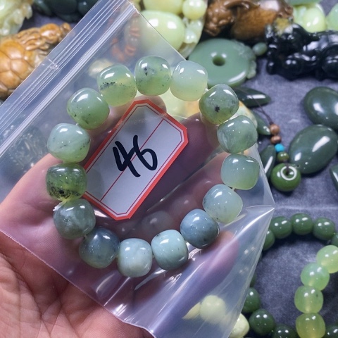 未镶嵌蛇纹石玉手链