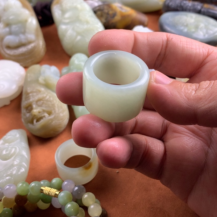 未镶嵌和田玉挂件