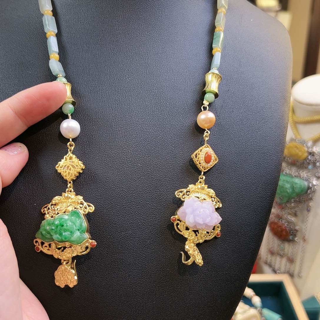 翡翠颈饰未镶嵌，