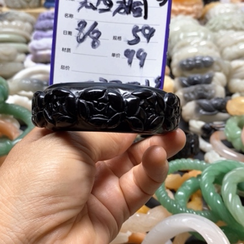 栖***桐手镯石英质玉未镶嵌