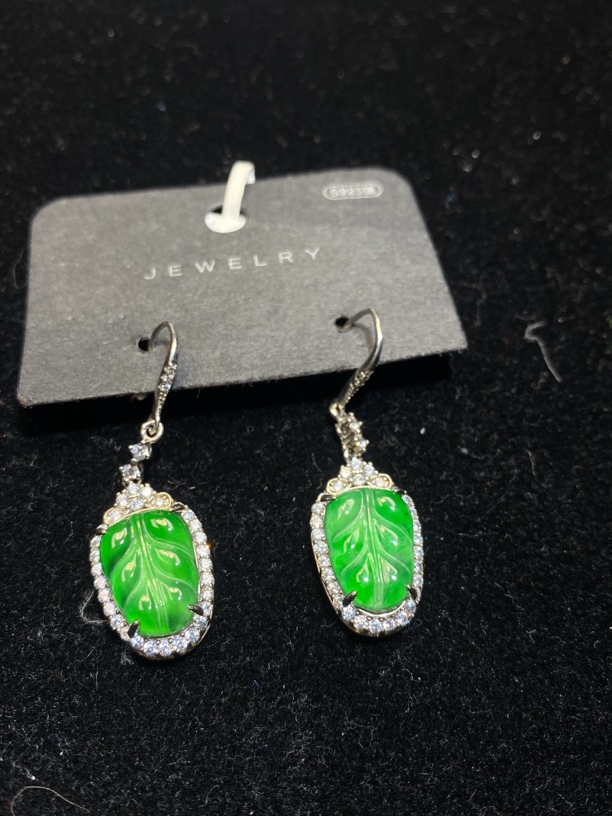 （危料专卖）天然翡翠A货 叶子耳坠