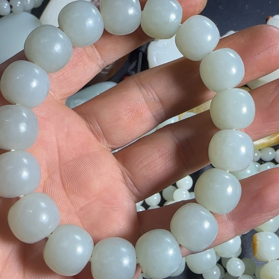 颈饰未镶嵌和田玉小*