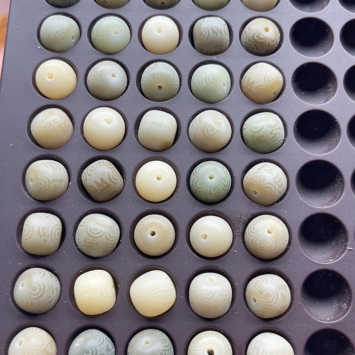 白玉菩提吊坠精品11青提六字箴言20卡灯牌宠30