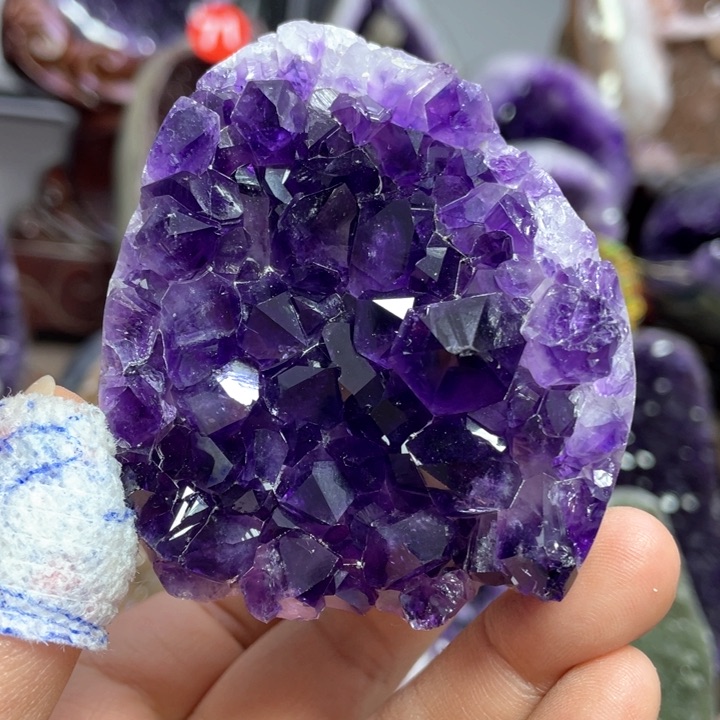 水晶摆件未镶嵌捡漏