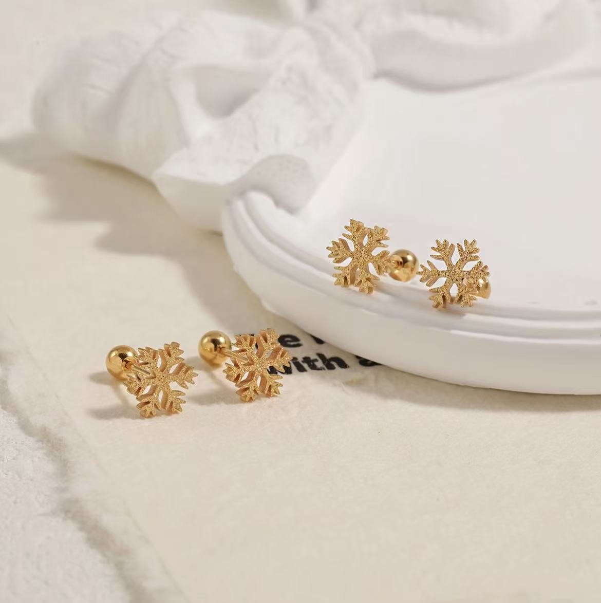 合金耳饰 新款时尚简约雪花耳钉小众高级感耳饰