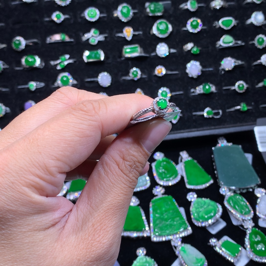 翡翠银S925镶嵌颈饰翡翠