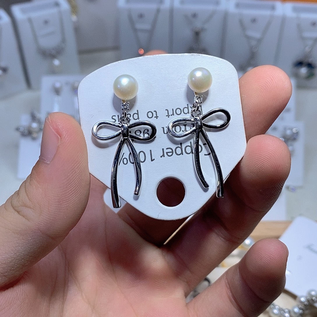 银S925镶嵌耳饰淡水珍珠