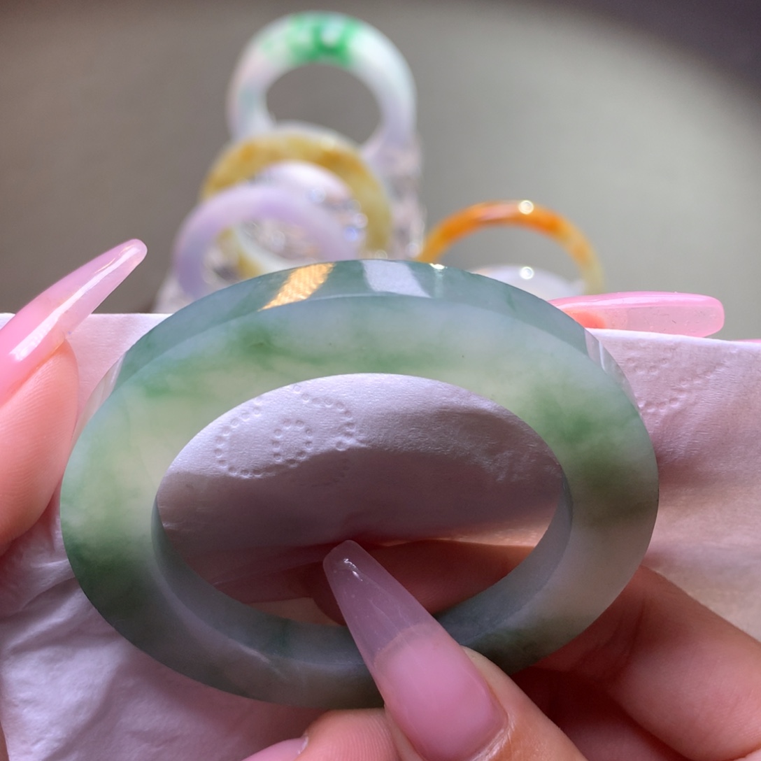 定制翡翠未镶嵌手镯