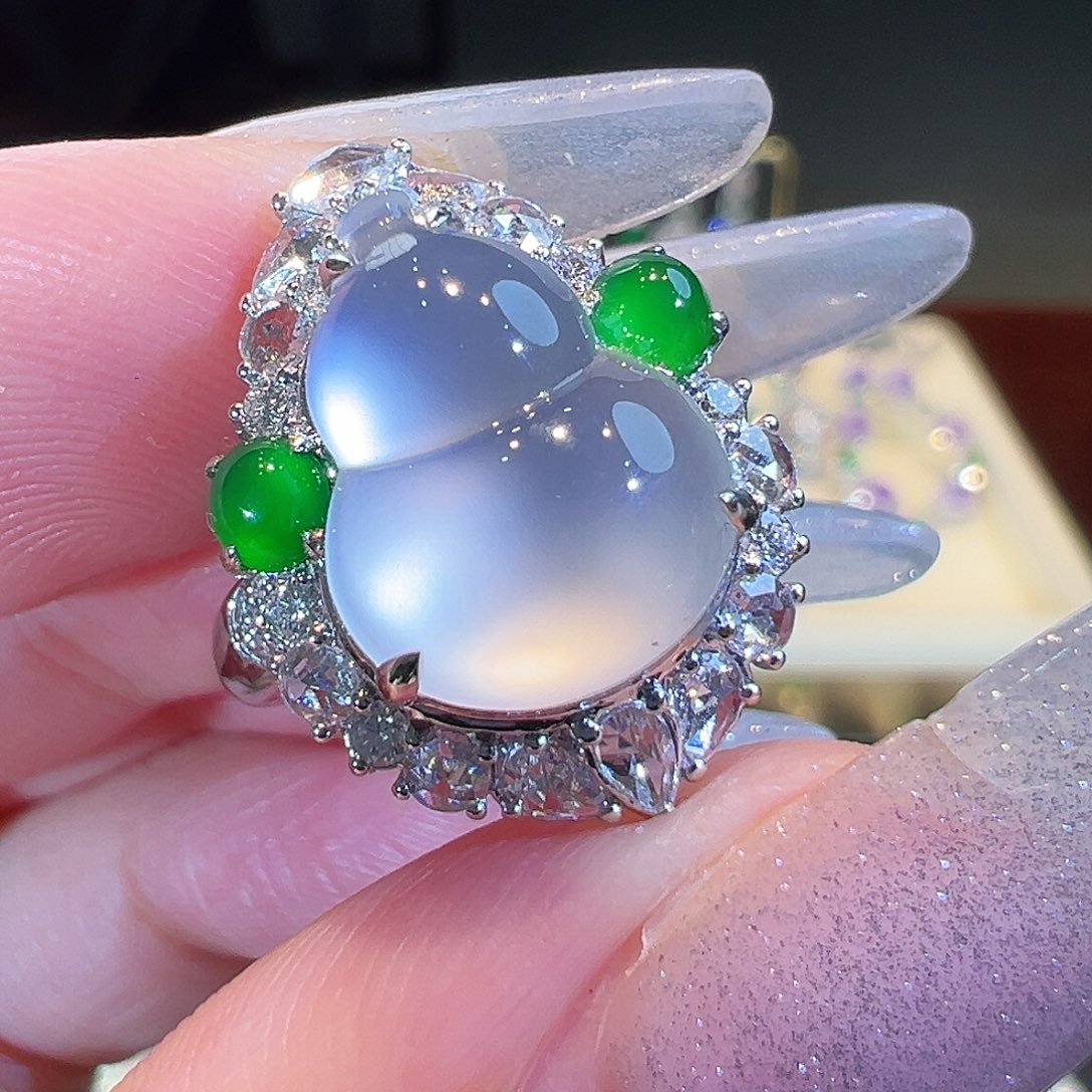 翡翠戒指18K金镶嵌翡翠