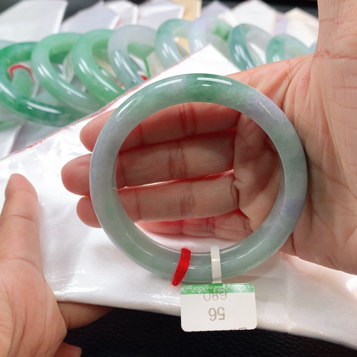 翡翠手镯未镶嵌56575657