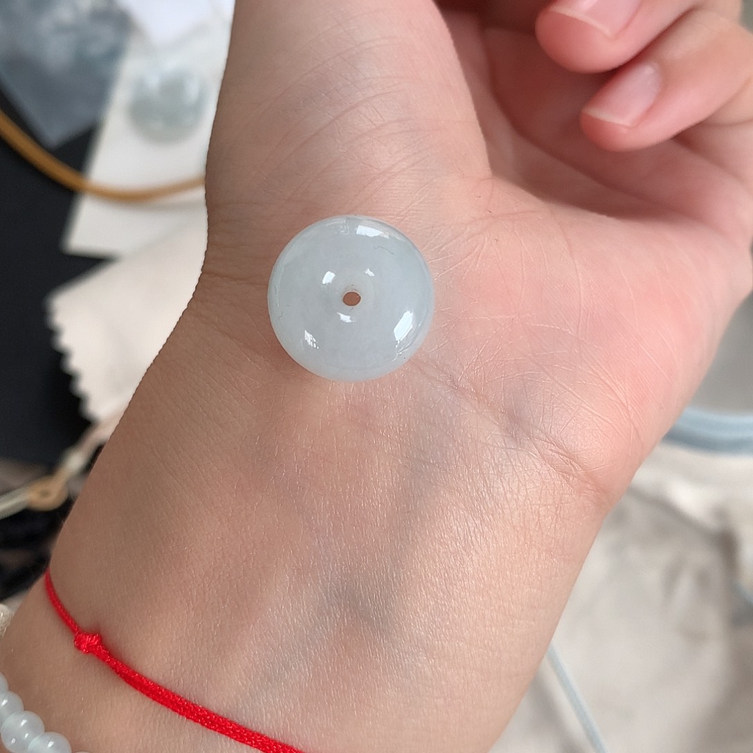 ****七翡翠未镶嵌颈饰扣