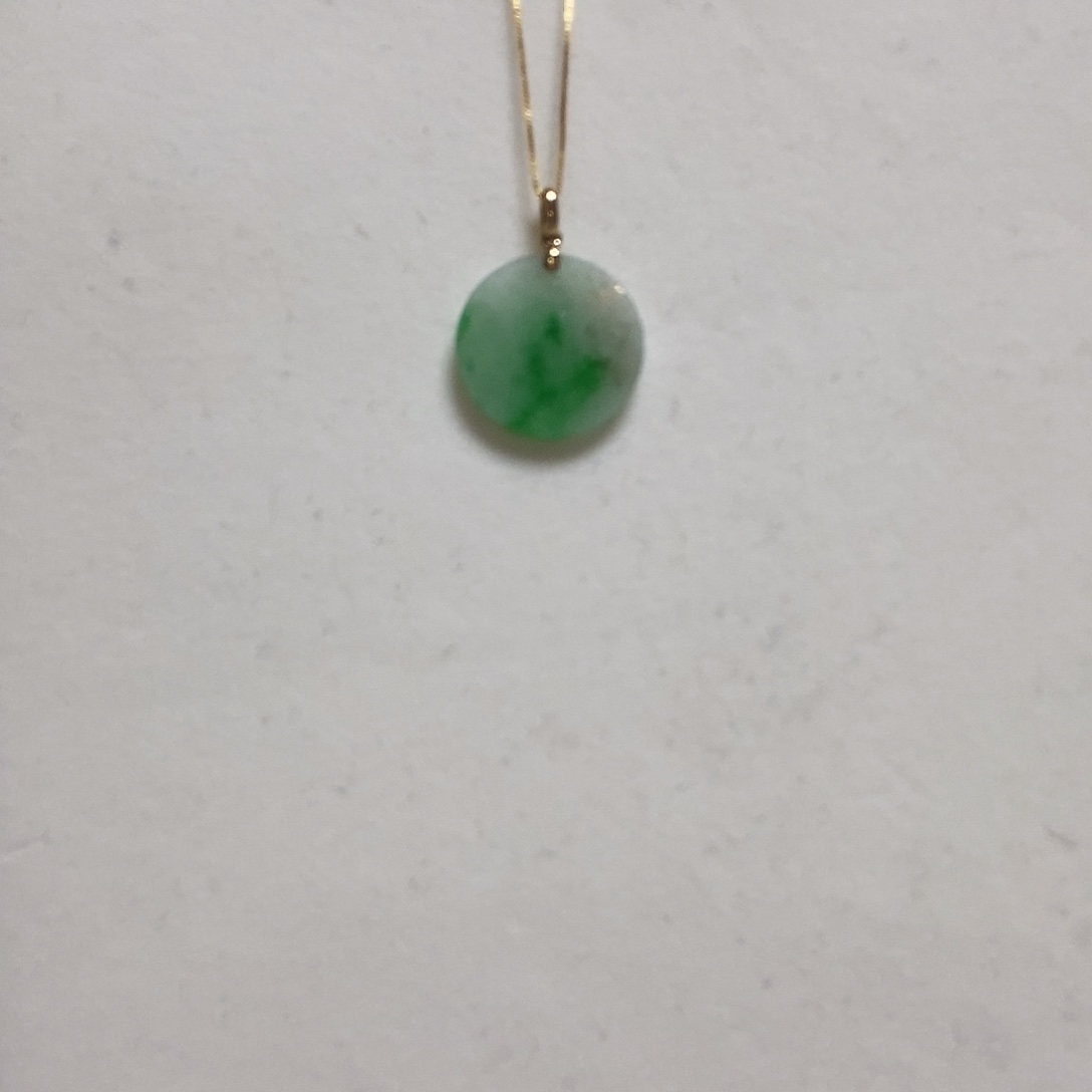 翡翠颈饰18K金镶嵌简单