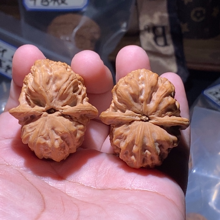 杨***磊文玩核桃吊坠40全品