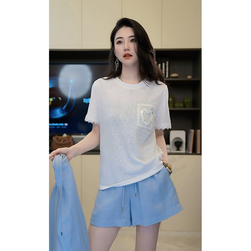 小乖逃D圆领爱心单口袋白色T恤蕾丝边袖子黑色T恤绣花上衣S25366