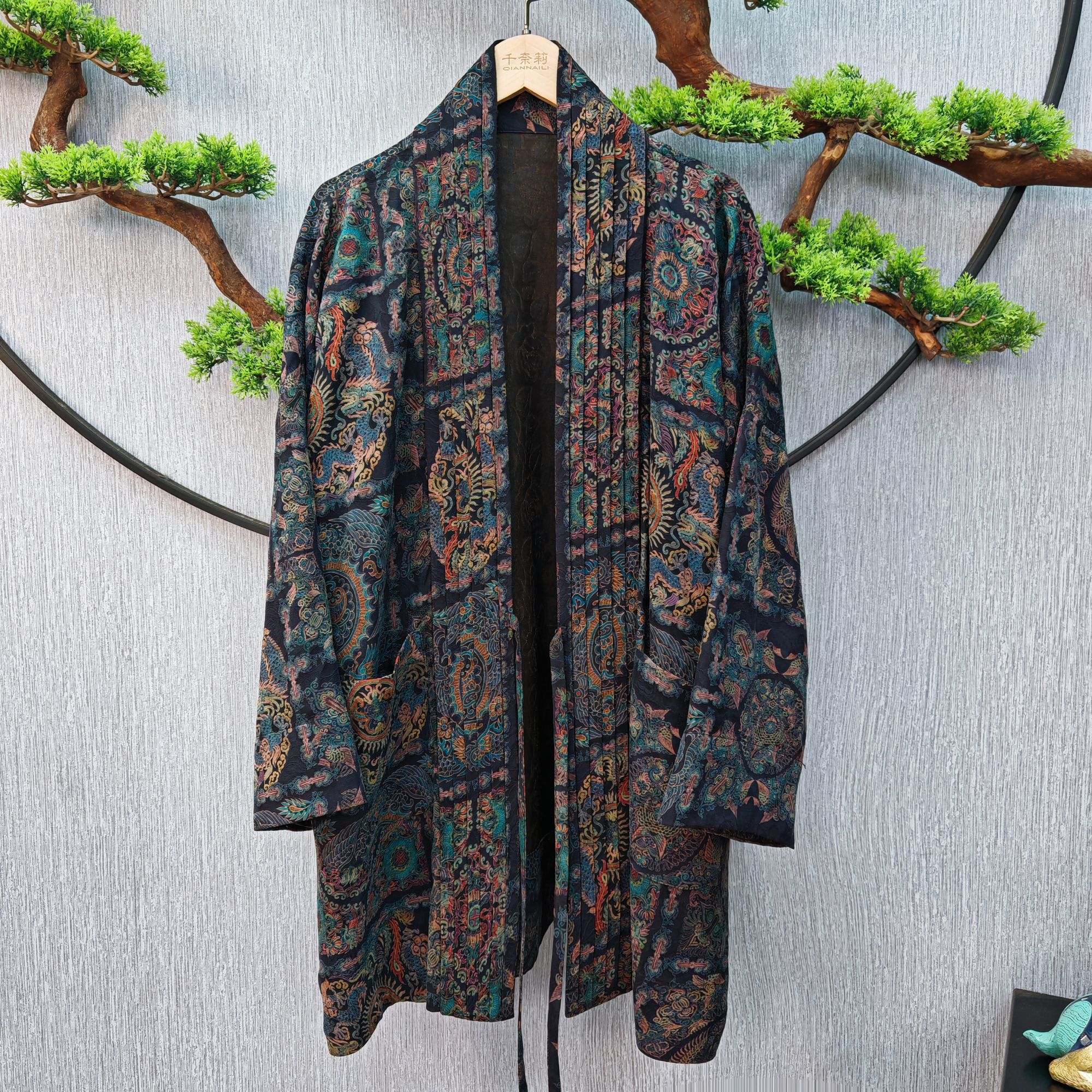 【千奈莉  八团金龙纹】50姆米正绢手工百褶双面穿袈裟外套YJ198