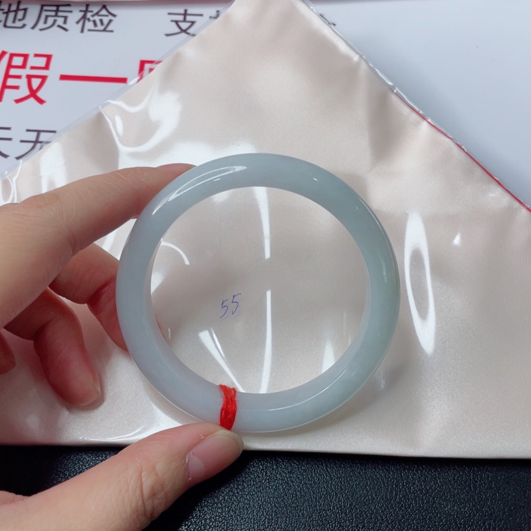 未镶嵌手镯翡翠手镯